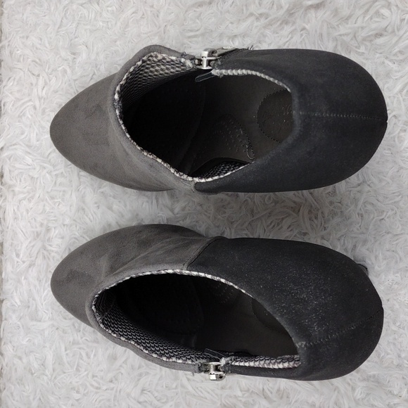 Dexflex Comfort Grey Metallic Suede Fabric Upper Almond Toe Side Zip Ankle Boot - Picture 7 of 15